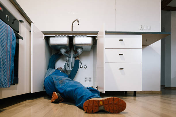 Professional Drain Cleaning technician working in Palo Alto, CA